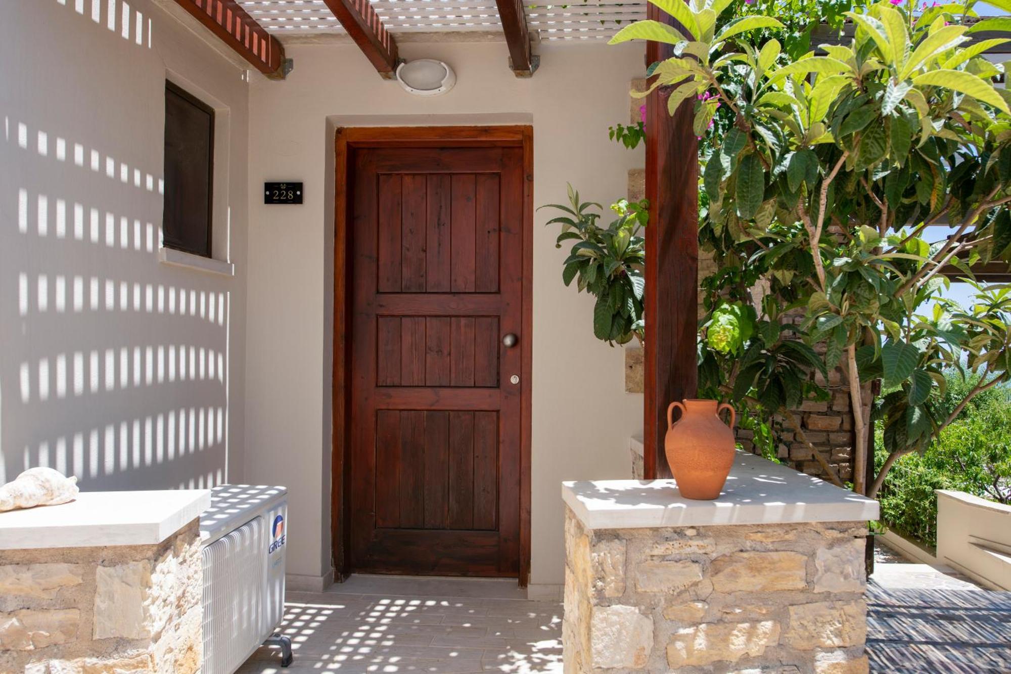 Stefanos Village Hotel Mirthios  Exterior photo
