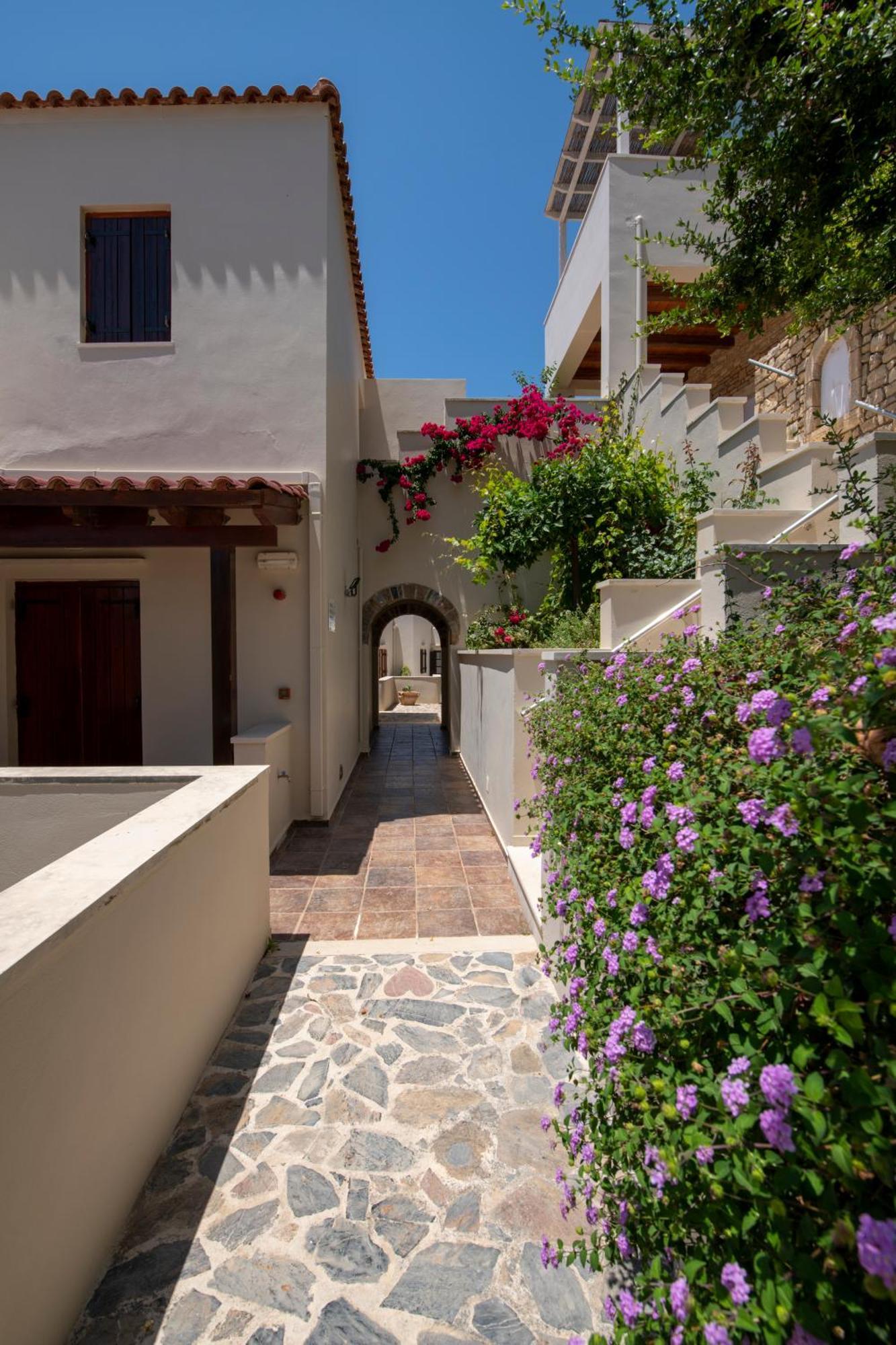 Stefanos Village Hotel Mirthios  Exterior photo